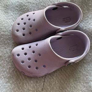 Crocs, toddler size 9, great condition, lavender color